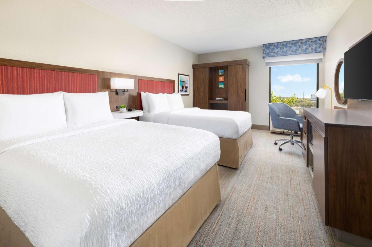 Hampton Inn Long Island/Islandia Dış mekan fotoğraf